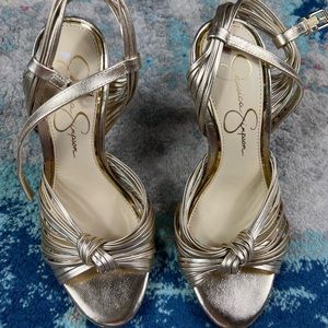 New Jessica Simpson Womens Gold Sandals Size 5